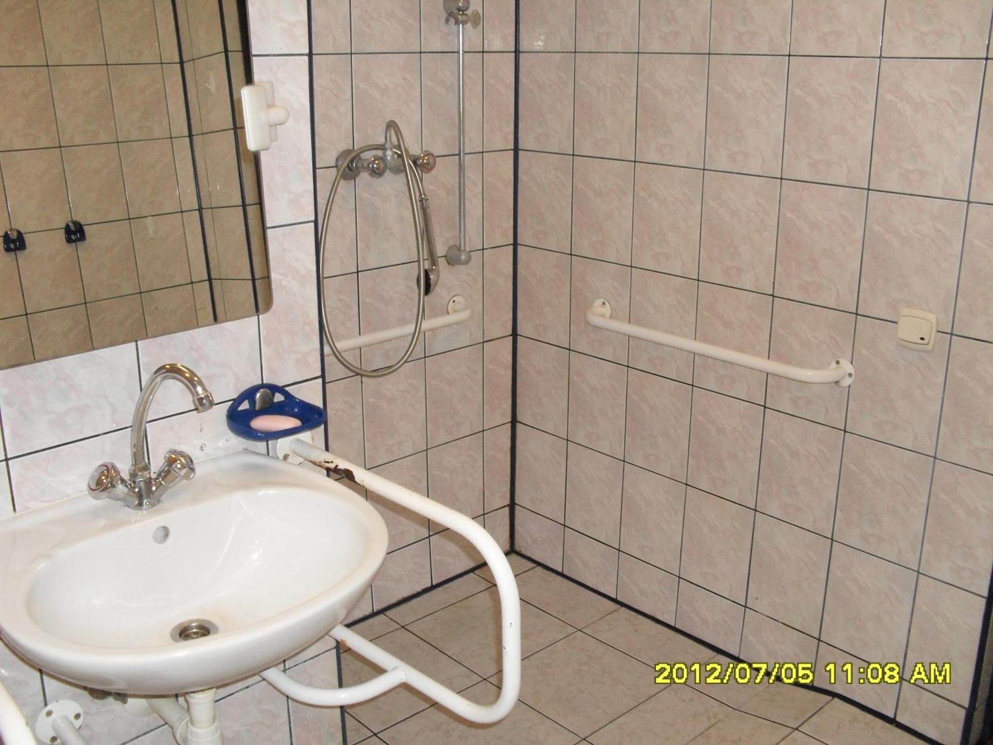 A Pousada Dom Studencki Atol Cracóvia Exterior foto